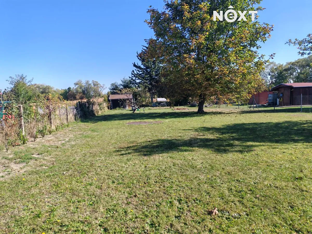 Prodej stavebního pozemku 976 m²